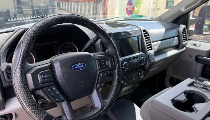 Car Detailing in Bradenton with careful surface cleaning